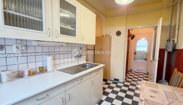 Eladó téglalakás, Szombathelyen, Felsőőr utcában 39 M Ft