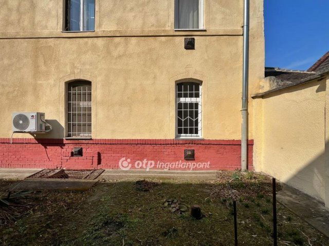 Eladó téglalakás, Budapesten, IV. kerületben 34.9 M Ft, 1 szobás