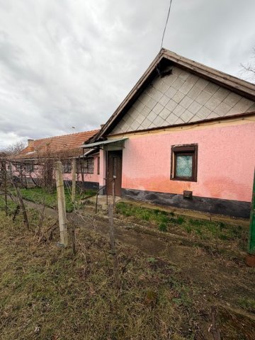 Eladó családi ház, Zsákán 5.7 M Ft, 2 szobás