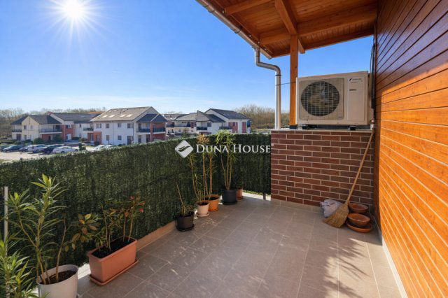 Eladó téglalakás, Veresegyházon 84.9 M Ft, 3 szobás