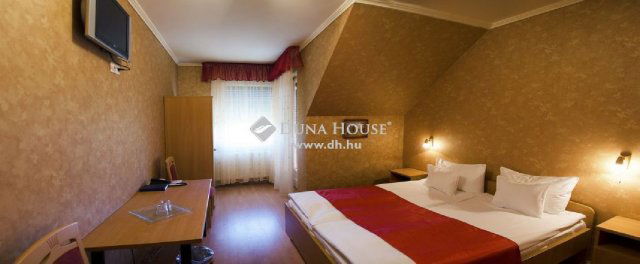 Eladó nyaraló, Debrecenben 550 M Ft, 16 szobás