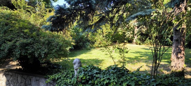 Eladó családi ház, Esztergomban 149.9 M Ft, 8 szobás