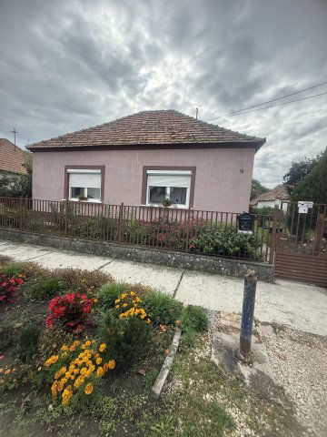 Eladó családi ház, Rábaszentmiklóson 34.99 M Ft, 3 szobás