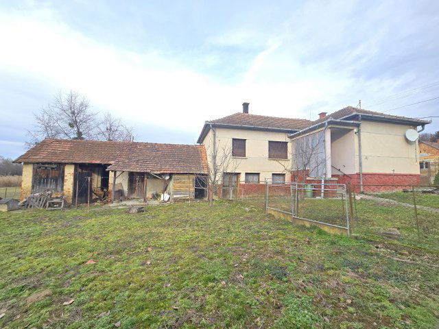 Eladó családi ház, Mikekarácsonyfán 18 M Ft, 2+1 szobás