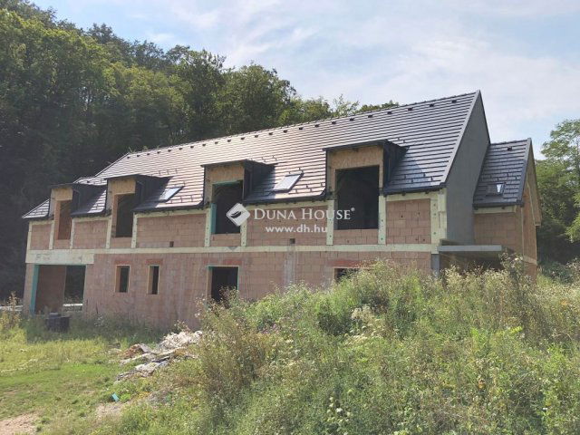 Eladó családi ház, Szendehelyen 139.5 M Ft, 8 szobás