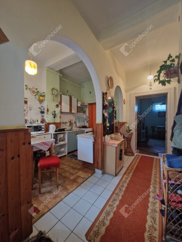 Eladó családi ház, Komáromban 48 M Ft, 3 szobás