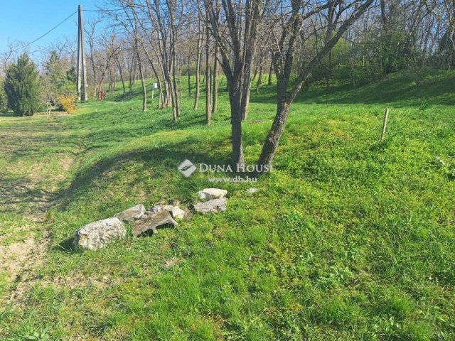 Eladó telek, Magyaralmáson 12 M Ft / költözzbe.hu