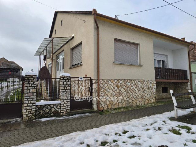 Eladó családi ház, Vaszaron 45.9 M Ft, 3 szobás