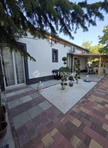 Eladó családi ház, Budapesten, XX. kerületben 80 M Ft