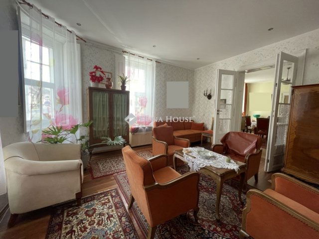 Eladó családi ház, Baján 90 M Ft, 7 szobás