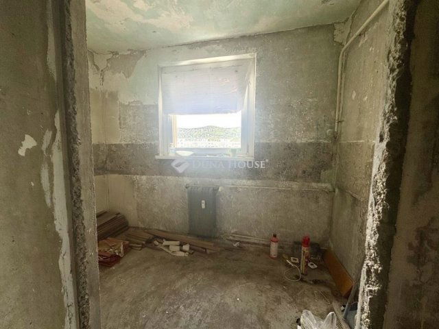 Eladó panellakás, Budapesten, III. kerületben 78.5 M Ft, 3 szobás