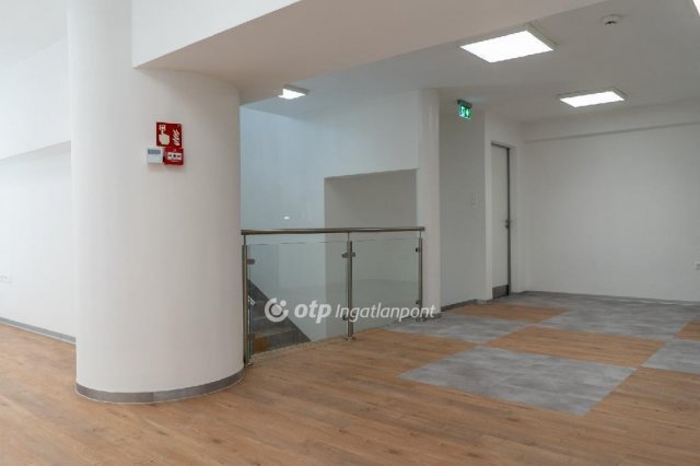Eladó üzlethelyiség, Debrecenben 750 M Ft / költözzbe.hu