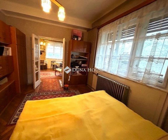 Eladó családi ház, Budapesten, III. kerületben 159 M Ft