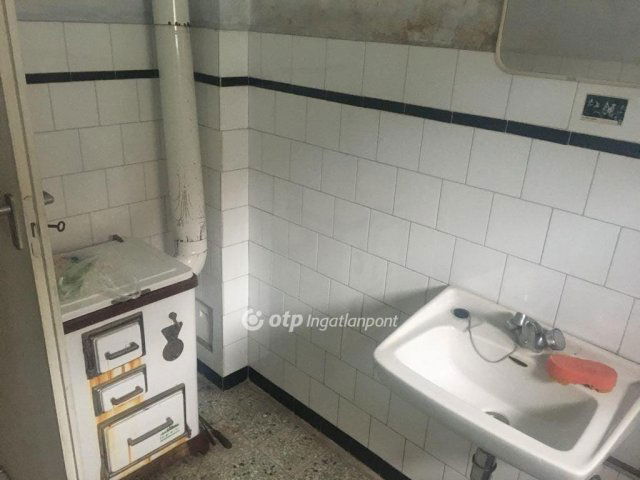 Eladó családi ház, Felsőszentmártonon 20 M Ft, 4 szobás