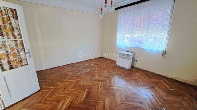 Eladó családi ház, Zsámbokon 45 M Ft, 3 szobás