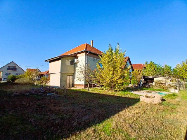 Eladó családi ház, Tökölön 109.9 M Ft, 4 szobás