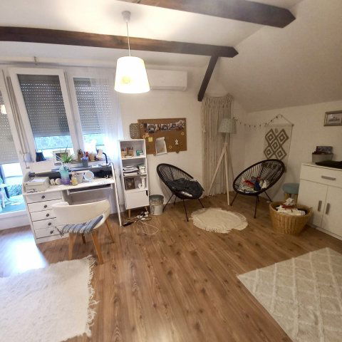 Eladó családi ház, Helvécián 89.99 M Ft, 5 szobás