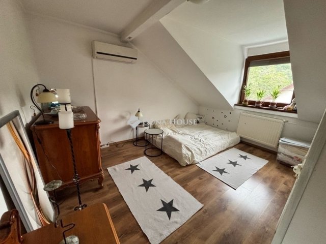 Eladó ikerház, Pécsett 66 M Ft, 3 szobás / költözzbe.hu