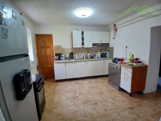 Eladó családi ház, Siklóson 46 M Ft, 3 szobás