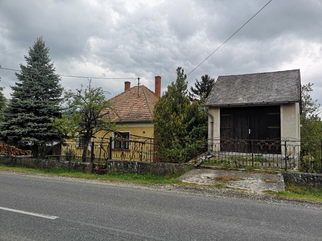 Eladó családi ház, Bakonybélben 53 M Ft, 2 szobás