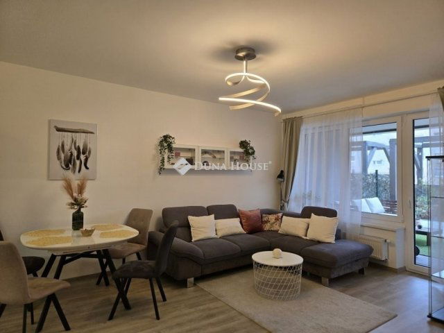 Eladó téglalakás, Székesfehérvárott 115 M Ft, 3 szobás