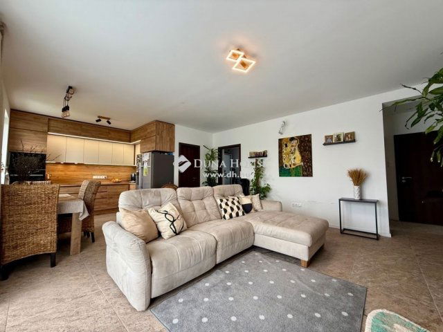 Eladó családi ház, Veszprémben 114.99 M Ft, 4 szobás