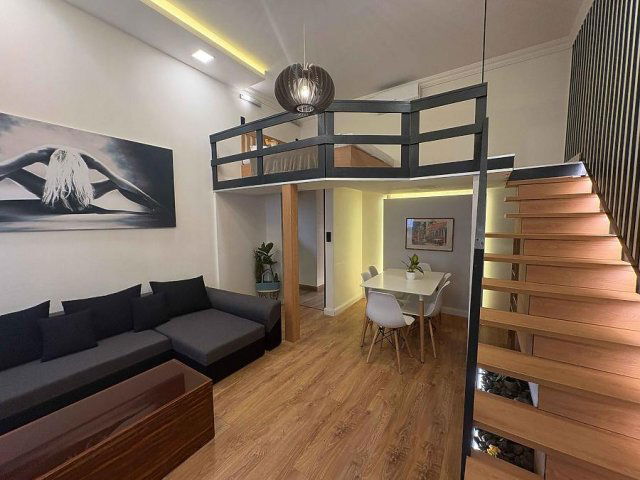 Eladó téglalakás, VI. kerületben, Vörösmarty utcában