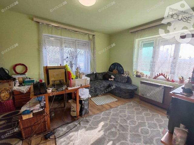 Eladó családi ház, Kunszentmiklóson 26.2 M Ft, 5 szobás