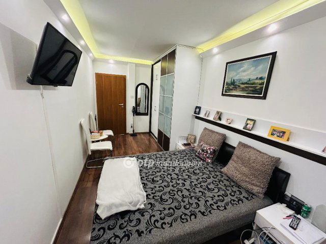 Eladó panellakás, Debrecenben 72.9 M Ft, 3 szobás