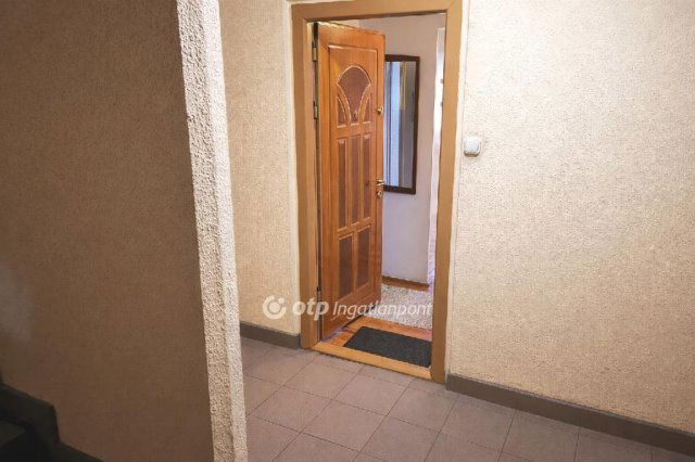 Eladó panellakás, Budapesten, III. kerületben 64.9 M Ft, 2 szobás