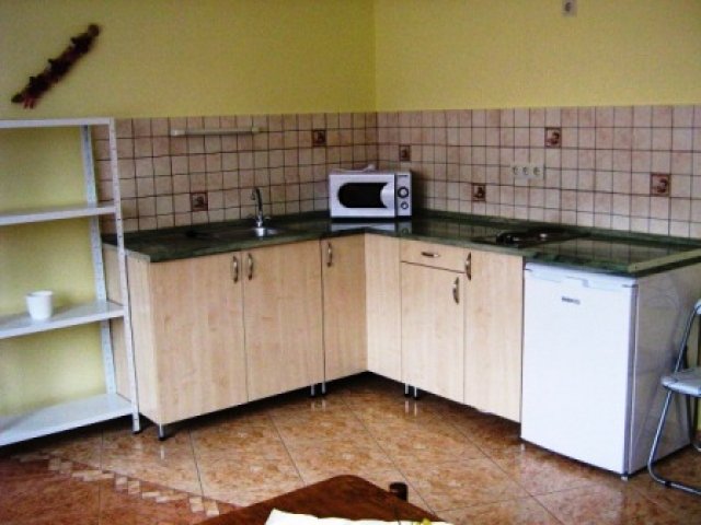 Kiadó téglalakás, albérlet, Pécsett, Szigeti úton, 2 szobás