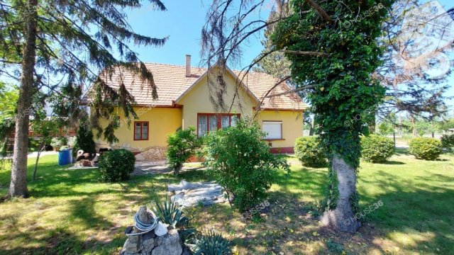 Eladó családi ház, Lajosmizsén 49.99 M Ft, 4 szobás