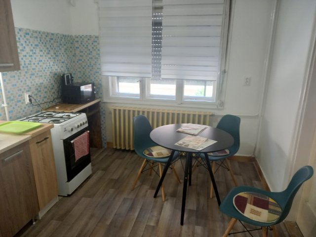 Eladó családi ház, Szegeden 68 M Ft, 6 szobás