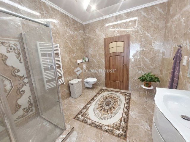 Eladó családi ház, Dunakeszin 250 M Ft, 4 szobás