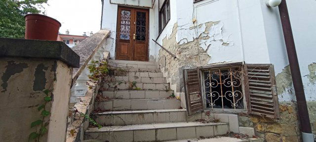 Eladó családi ház, Keszthelyen 86 M Ft, 28 szobás