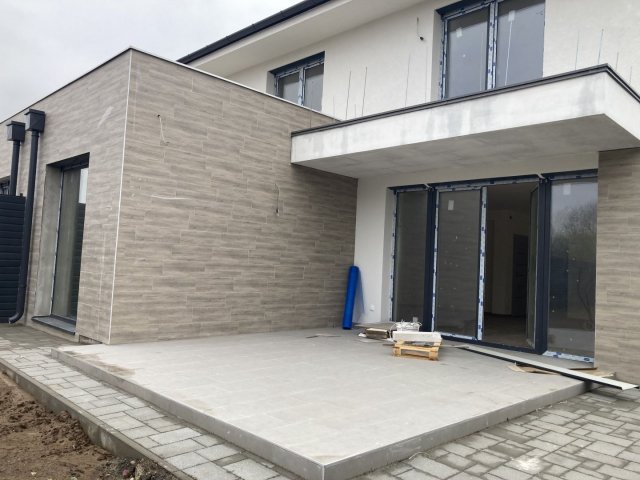 Eladó sorház, Debrecenben 165 M Ft, 5 szobás