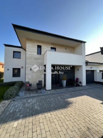 Eladó ikerház, Törökbálinton 325 M Ft, 5 szobás