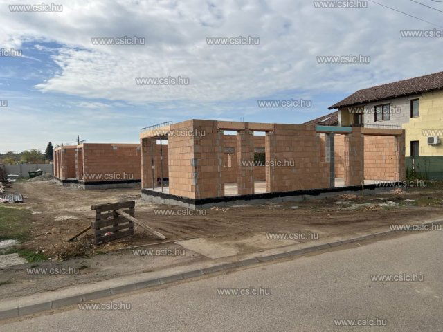 Eladó családi ház, Budapesten, XVIII. kerületben 169.9 M Ft