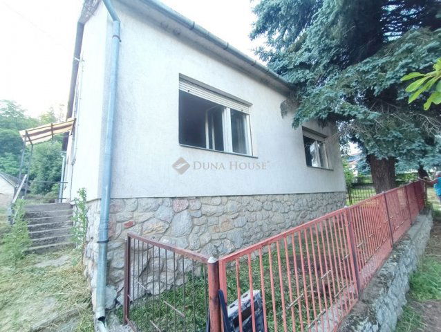 Eladó családi ház, Hőgyészen, Széchenyi István utcában