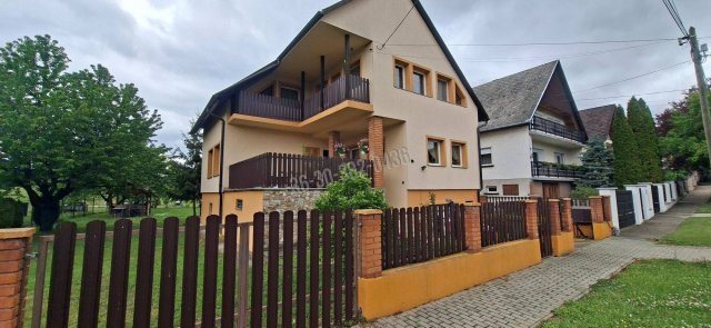 Eladó családi ház, Szendehelyen 149.9 M Ft, 3+2 szobás