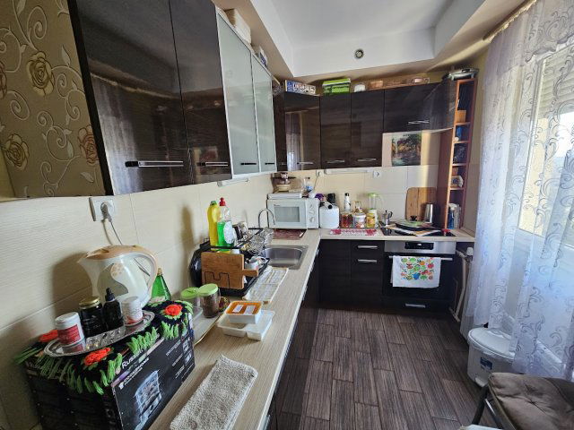 Eladó panellakás, Pécsett 49.9 M Ft, 3 szobás