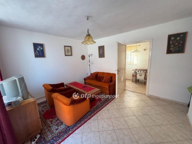 Eladó nyaraló, Alsóörsön 57 M Ft, 1+1 szobás