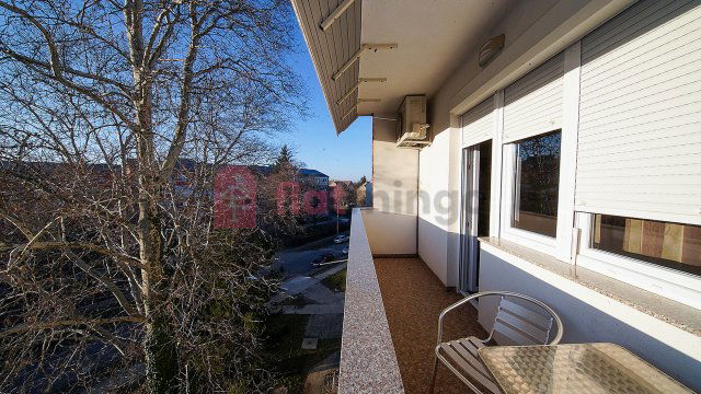 Eladó téglalakás, Komlón 24.5 M Ft, 2 szobás