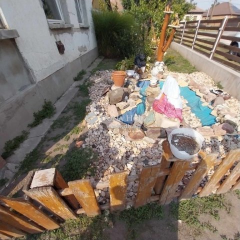 Eladó családi ház, Tápiószelén 25 M Ft, 2 szobás