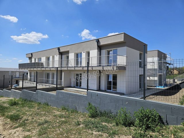 Eladó téglalakás, Mogyoródon 59.9 M Ft, 3 szobás