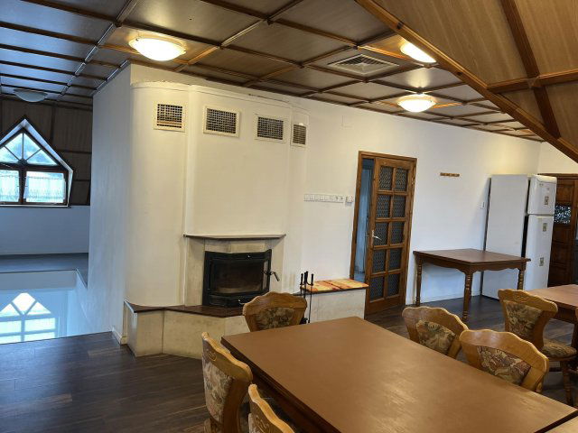 Eladó üzlethelyiség, Kecskeméten 120 M Ft, 4 szobás