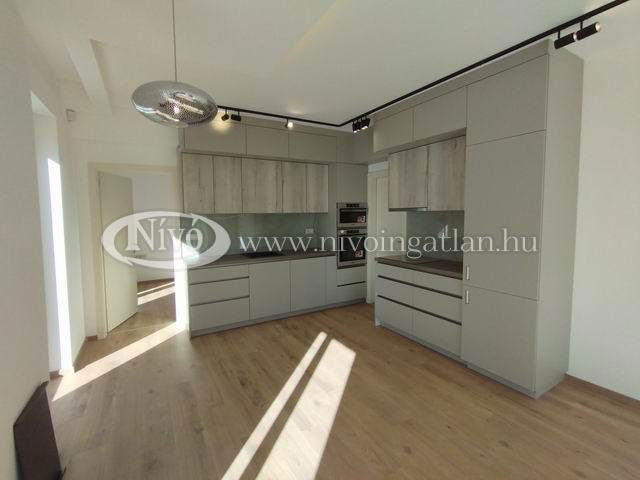 Eladó ikerház, Veszprémben 189.9 M Ft, 4+1 szobás