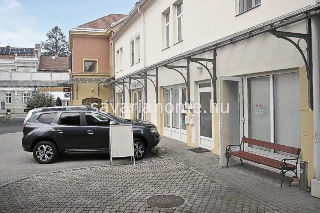 Eladó üzlethelyiség, Szentgotthárdon 113 M Ft