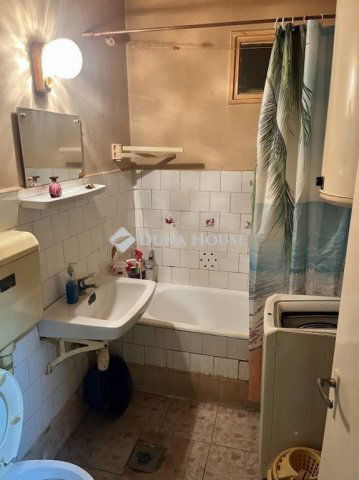 Eladó téglalakás, Pécsett, István utcában 20.9 M Ft, 1 szobás