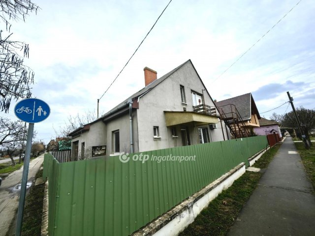 Eladó családi ház, Túrkevén 25.99 M Ft, 1+2 szobás